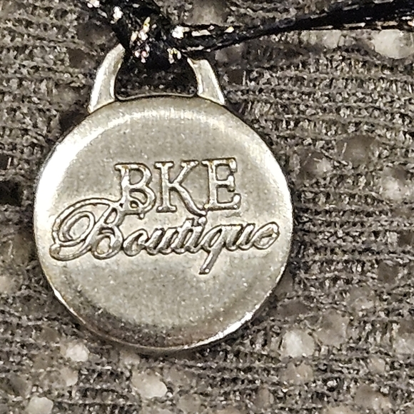 BKE Boutique NWT SZ L Gray Fitted Lace Sheer Stretch Coquette Romantic Fairy Top - Picture 4 of 11